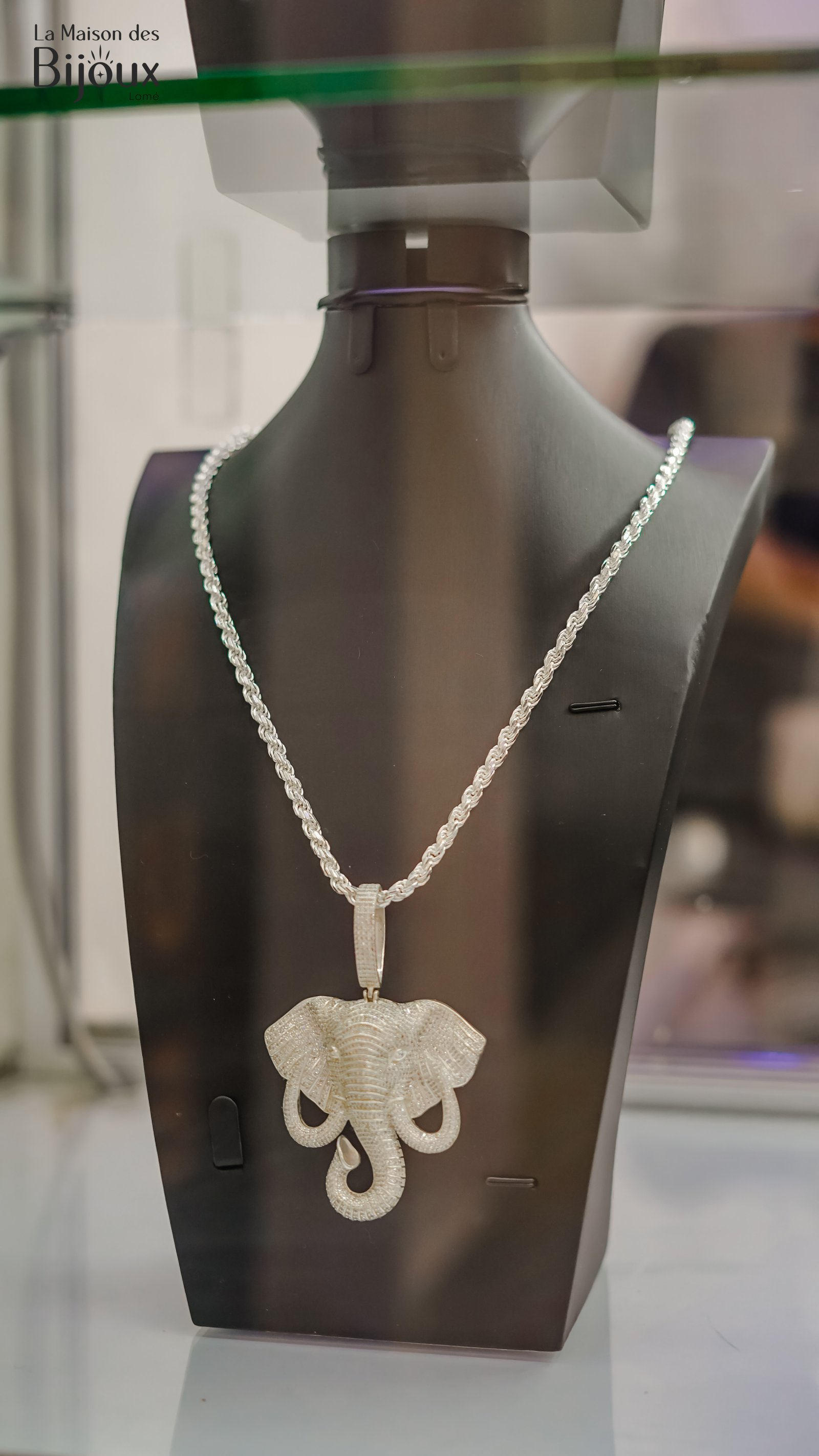 Pendentif Éléphant Iced Out